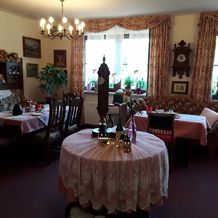Gisela Im Fürstlichen Fischhaus *