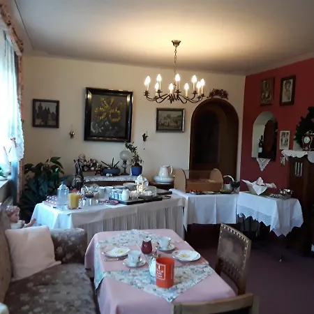 Gisela Im Fürstlichen Fischhaus *