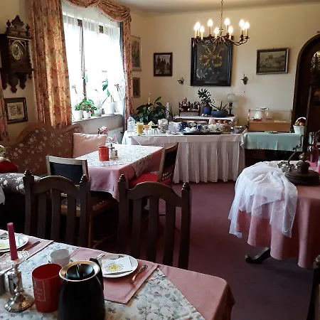 Gisela Im Fürstlichen Fischhaus * Schillingsfürst